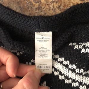 Lululemon neck warmer